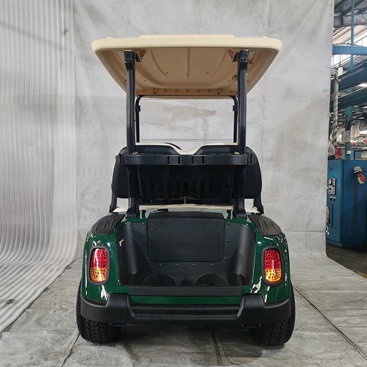 Voiturette de golf 4 places avec batterie au lithium 48V.