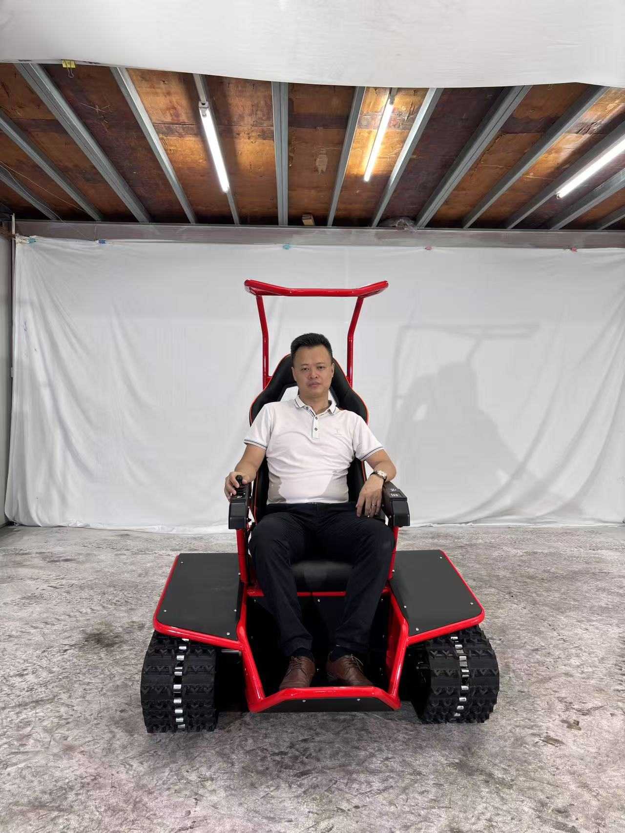 Le fauteuil roulant électrique à double voie 72 V convient à tous les terrains.